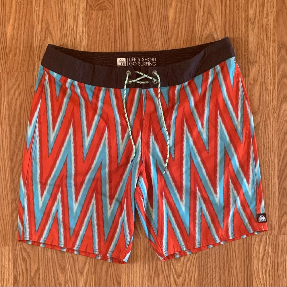 Reef swim trunk size 38.